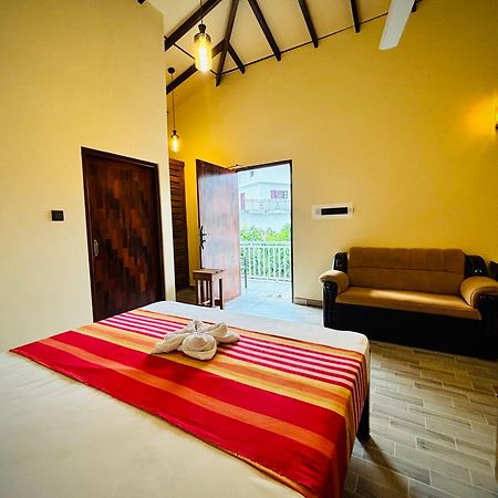 Nirosha Guest House 高尔 外观 照片