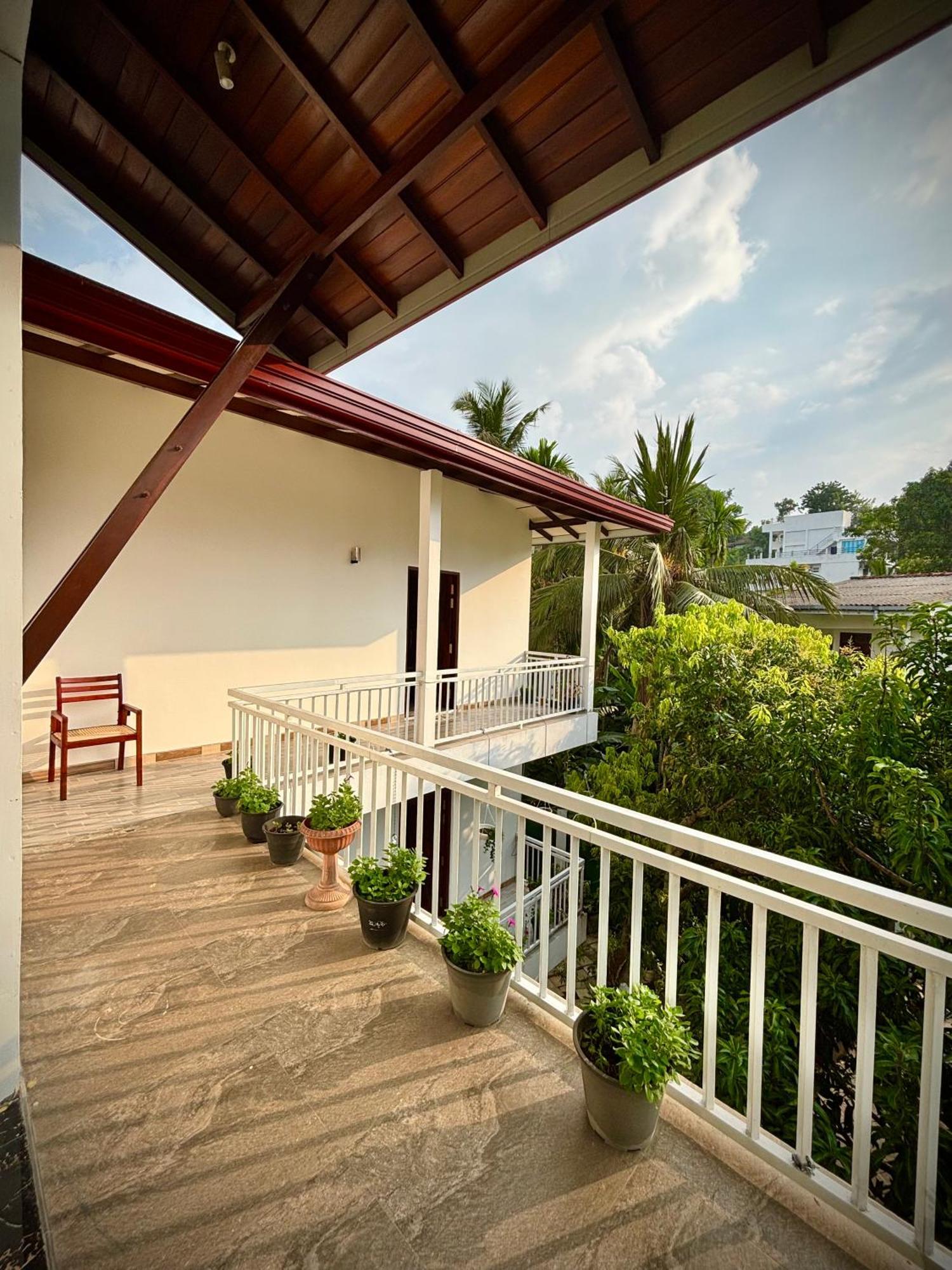 Nirosha Guest House 高尔 外观 照片