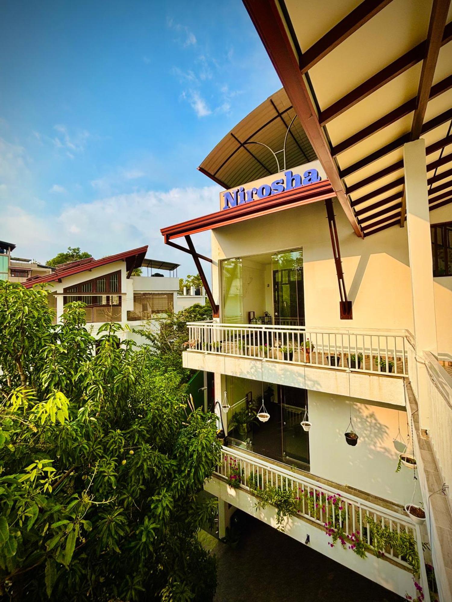 Nirosha Guest House 高尔 外观 照片