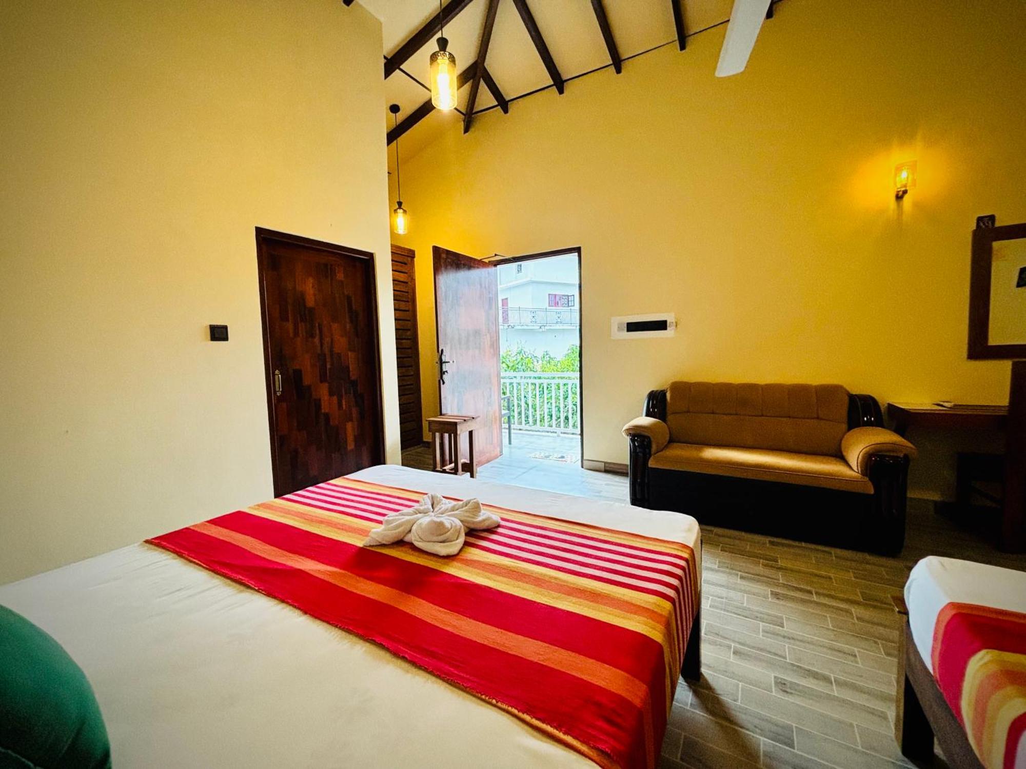Nirosha Guest House 高尔 外观 照片