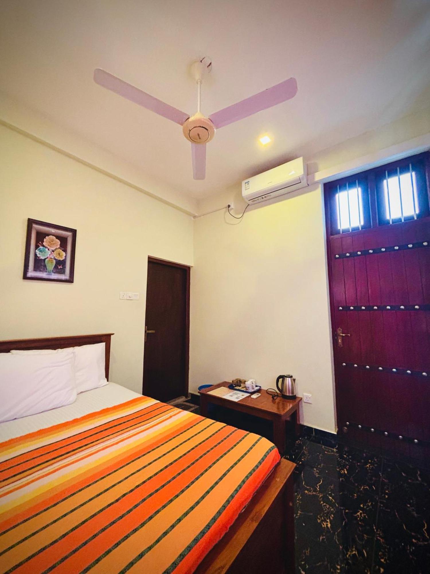 Nirosha Guest House 高尔 客房 照片